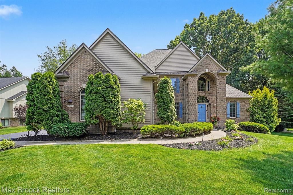 9843 Oak Valley Drive, Clarkston, MI 48348