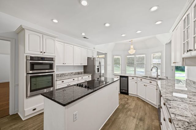 9245 ELLEN DAVIES DR, Bartlett, TN 38133