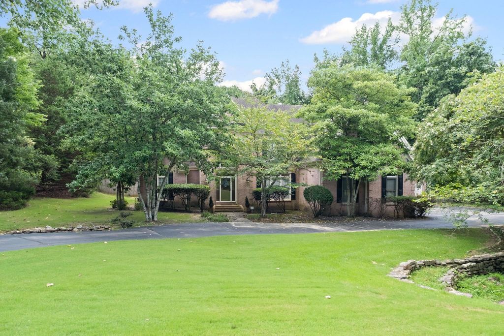 9245 ELLEN DAVIES DR, Bartlett, TN 38133