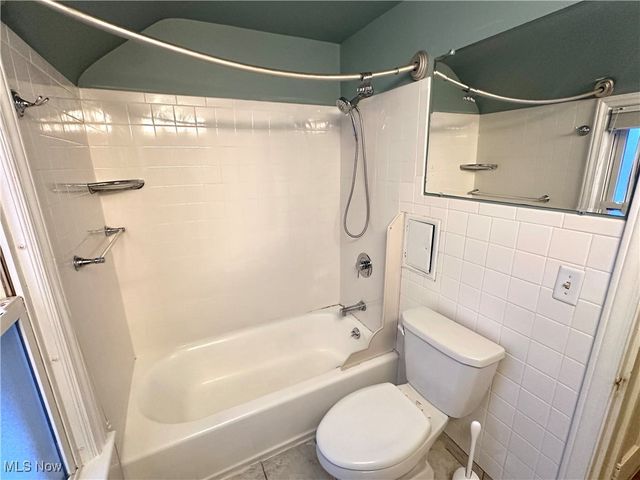 3745 Northwood Road, University Heights, OH 44118