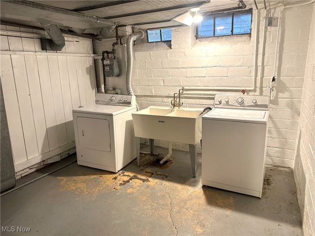 3745 Northwood Road, University Heights, OH 44118