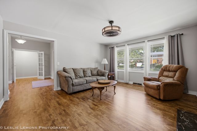 6020 TYLER Drive, Woodridge, IL 60517