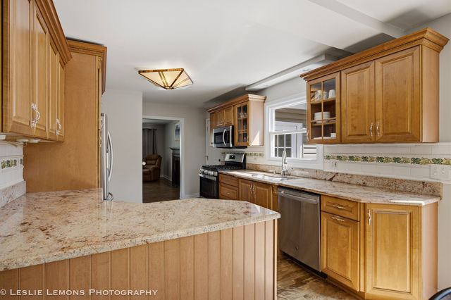 6020 TYLER Drive, Woodridge, IL 60517