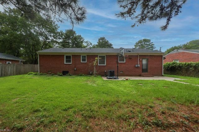 317 Beechmont DR, Newport News, VA 23608