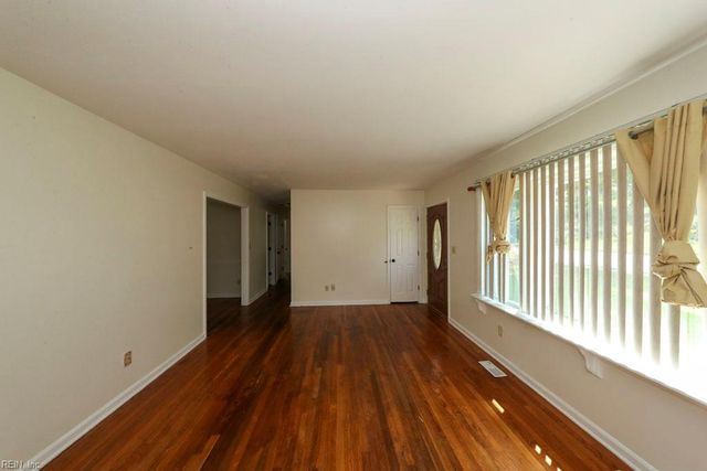 317 Beechmont DR, Newport News, VA 23608
