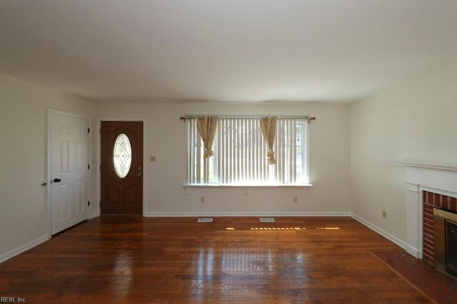 317 Beechmont DR, Newport News, VA 23608
