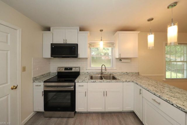 317 Beechmont DR, Newport News, VA 23608