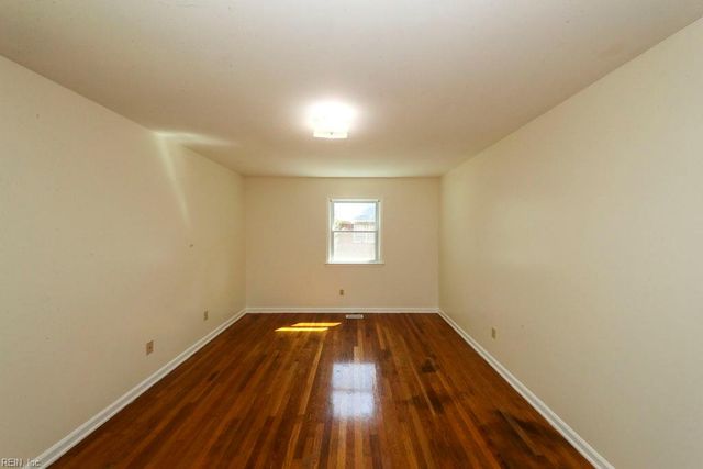 317 Beechmont DR, Newport News, VA 23608