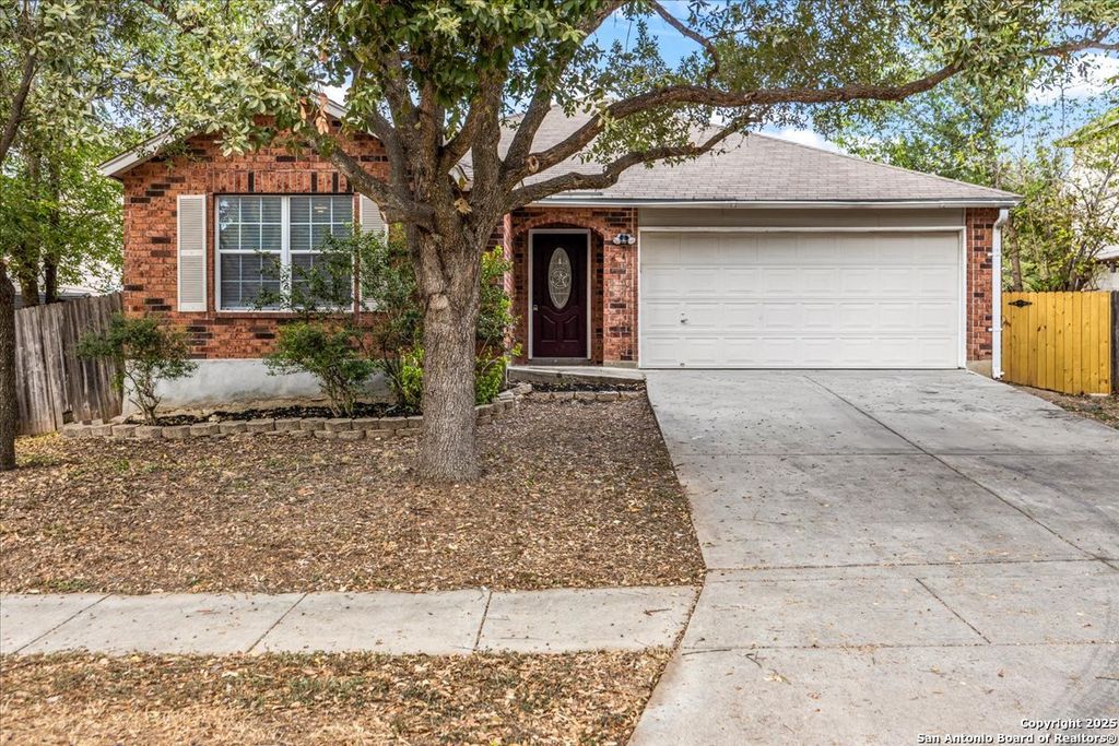 4019 Flowing Path, San Antonio, TX 78247