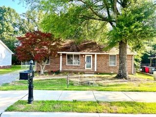 763 Needmore Rd, Clarksville, TN 37040