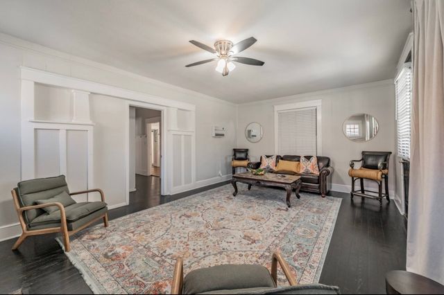 2629 S Jennings Avenue, Fort Worth, TX 76110