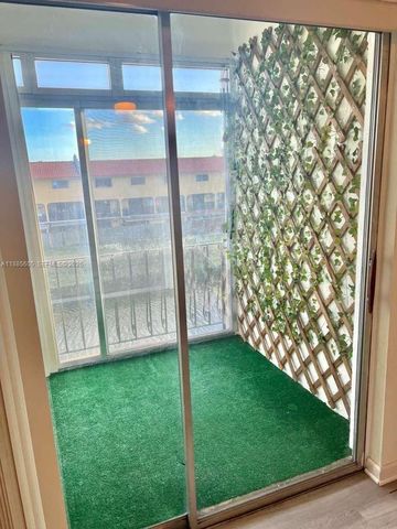 1300 W 53rd Street 18, Hialeah, FL 33012
