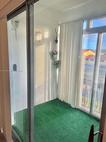 1300 W 53rd Street 18, Hialeah, FL 33012