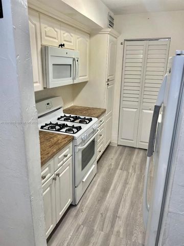 1300 W 53rd Street 18, Hialeah, FL 33012