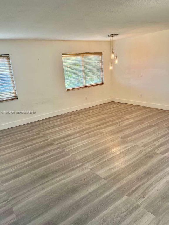 1300 W 53rd Street 18, Hialeah, FL 33012