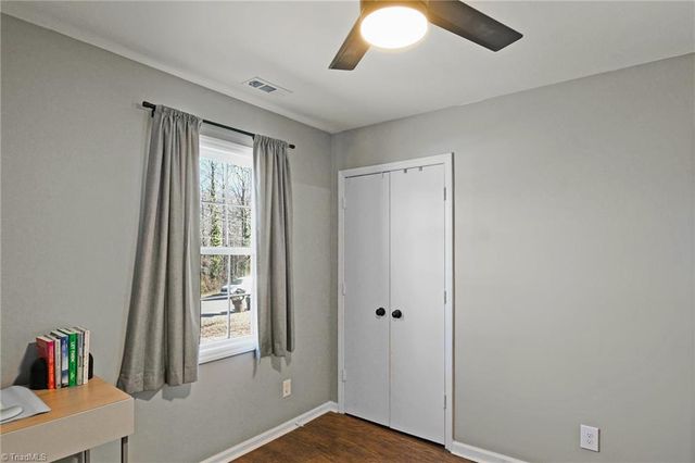 900 Beaumont Avenue, Greensboro, NC 27401