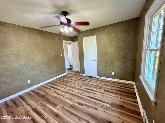 6215 Terry Rd, Louisville, KY 40258
