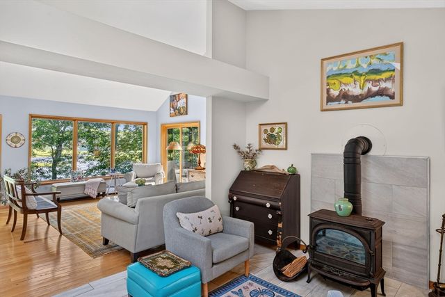 14 Ellen Rd, Bourne, MA 02559