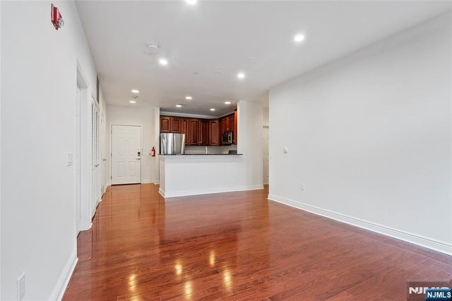 7400 River Road 317, North Bergen, NJ 07047