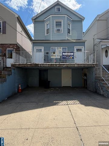 30 49th Street, Bayonne, NJ 07002