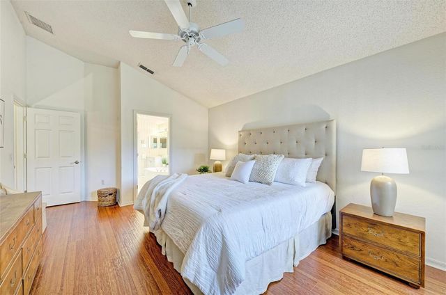 4916 LINSEY COURT, Sarasota, FL 34243