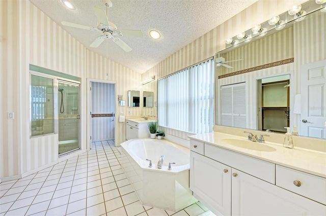 4916 LINSEY COURT, Sarasota, FL 34243