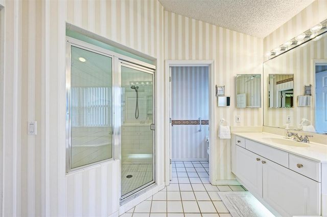 4916 LINSEY COURT, Sarasota, FL 34243