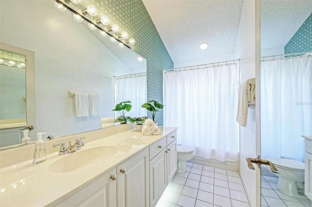 4916 LINSEY COURT, Sarasota, FL 34243