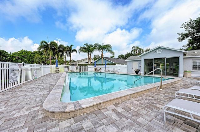 4916 LINSEY COURT, Sarasota, FL 34243