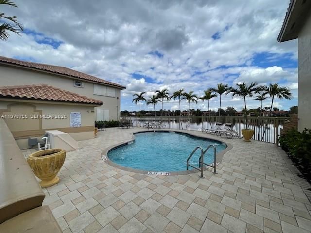 703 NE 195th St 703, Miami, FL 33179