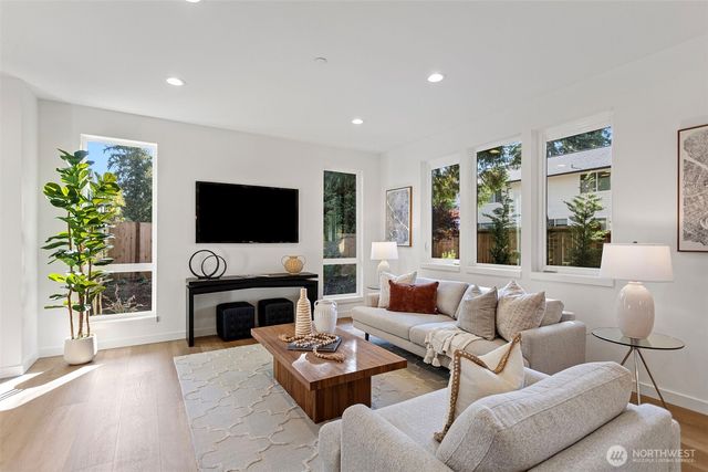 12841 NE 112th Street, Kirkland, WA 98033