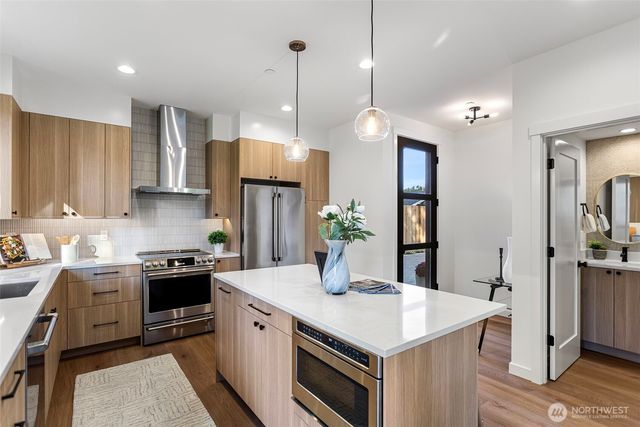 12841 NE 112th Street, Kirkland, WA 98033