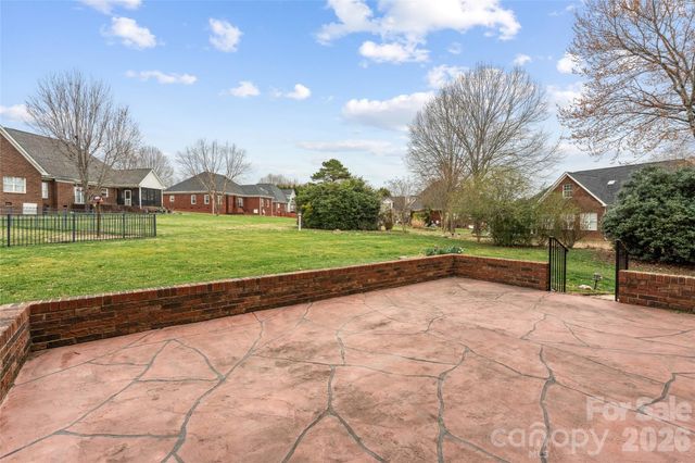 219 Falcon Ridge, Matthews, NC 28104