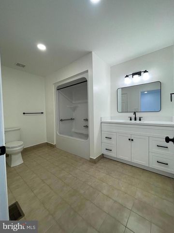 101 BENSON CT, Camden, NJ 08103