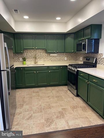 101 BENSON CT, Camden, NJ 08103