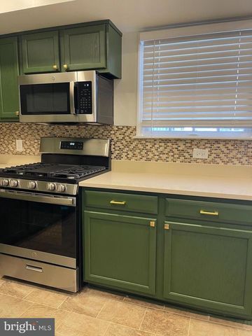 101 BENSON CT, Camden, NJ 08103