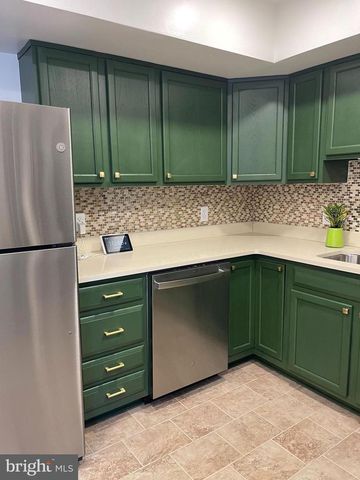 101 BENSON CT, Camden, NJ 08103