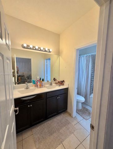 11742 SW 250th St, Homestead, FL 33032