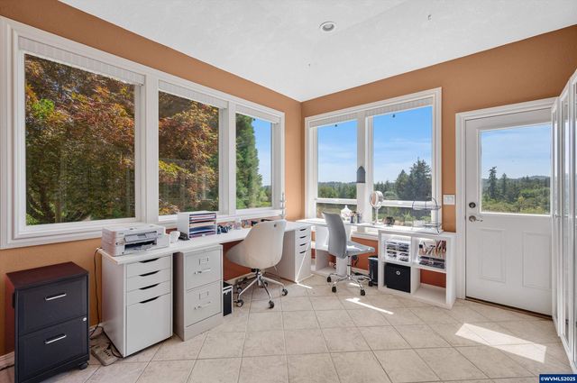 300 Reuben Boise Rd, Dallas, OR 97338