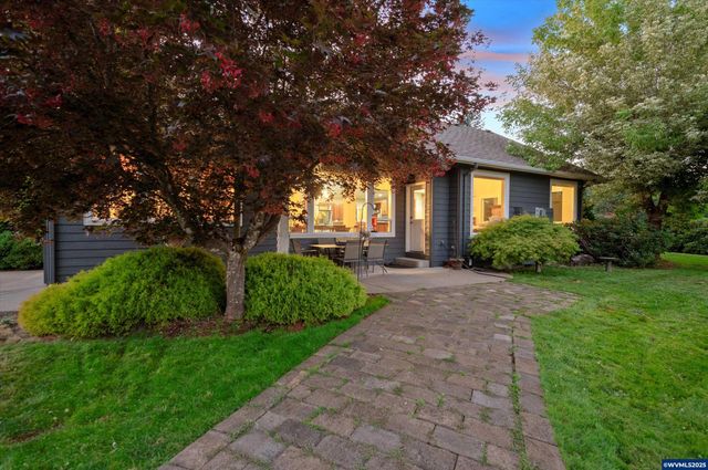 300 Reuben Boise Rd, Dallas, OR 97338