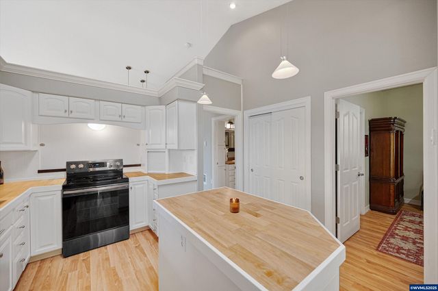 300 Reuben Boise Rd, Dallas, OR 97338