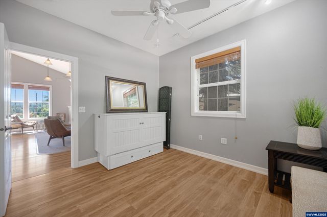 300 Reuben Boise Rd, Dallas, OR 97338