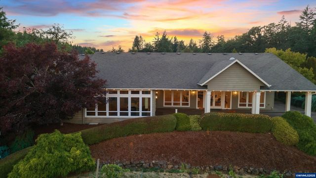 300 Reuben Boise Rd, Dallas, OR 97338