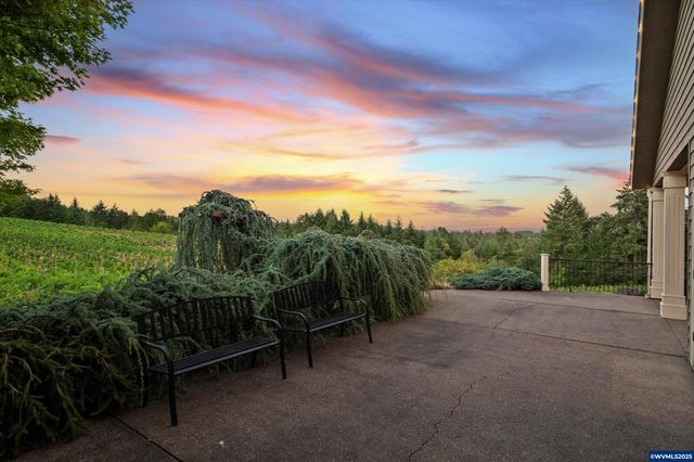 300 Reuben Boise Rd, Dallas, OR 97338