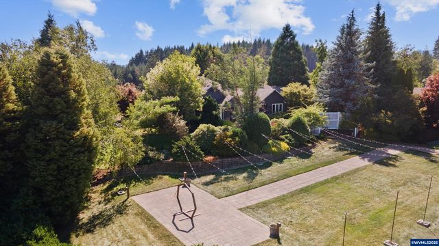 300 Reuben Boise Rd, Dallas, OR 97338