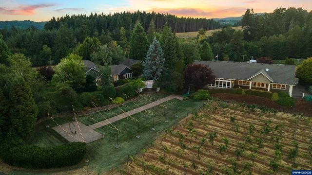 300 Reuben Boise Rd, Dallas, OR 97338