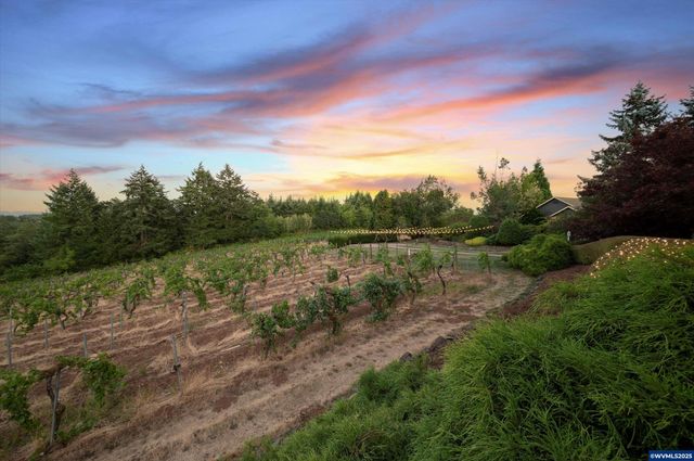 300 Reuben Boise Rd, Dallas, OR 97338