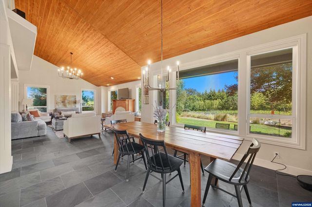 300 Reuben Boise Rd, Dallas, OR 97338