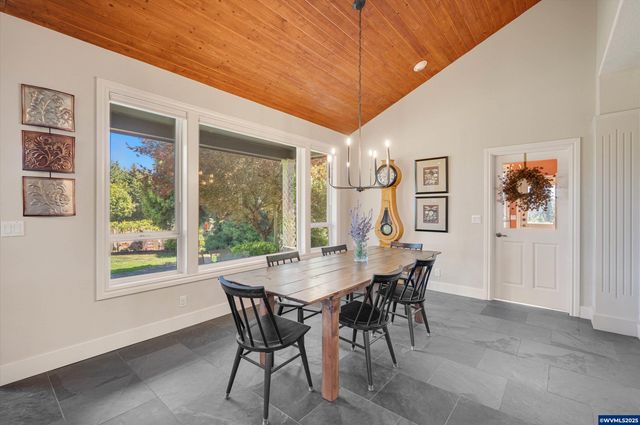 300 Reuben Boise Rd, Dallas, OR 97338