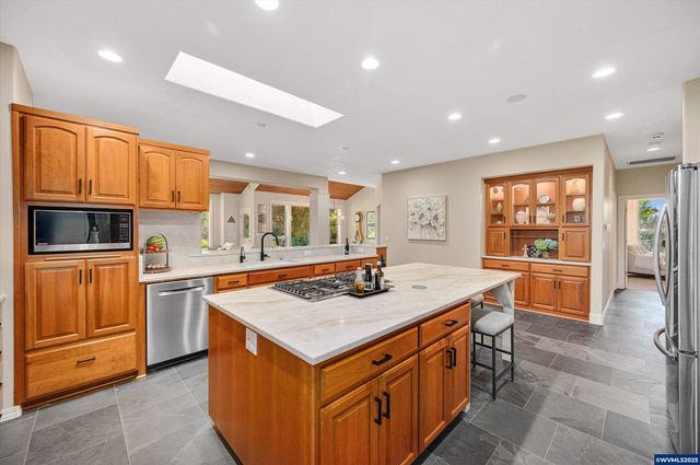 300 Reuben Boise Rd, Dallas, OR 97338